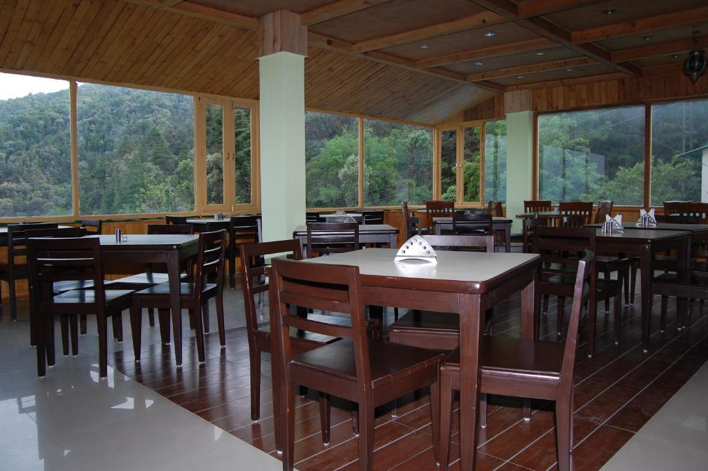 Natureraga Fernhill Resort Chail Exterior photo