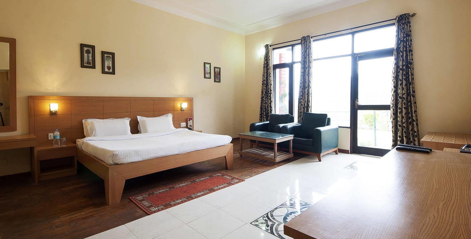 Natureraga Fernhill Resort Chail Exterior photo